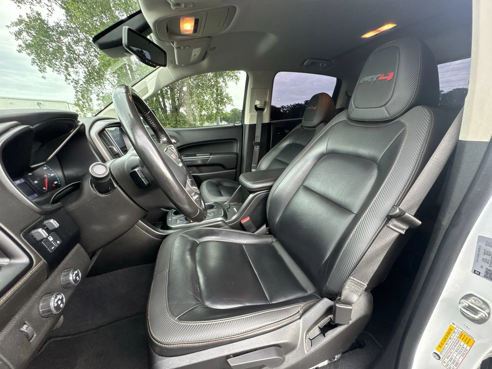 2021 GMC Canyon AT4 - Photo 11
