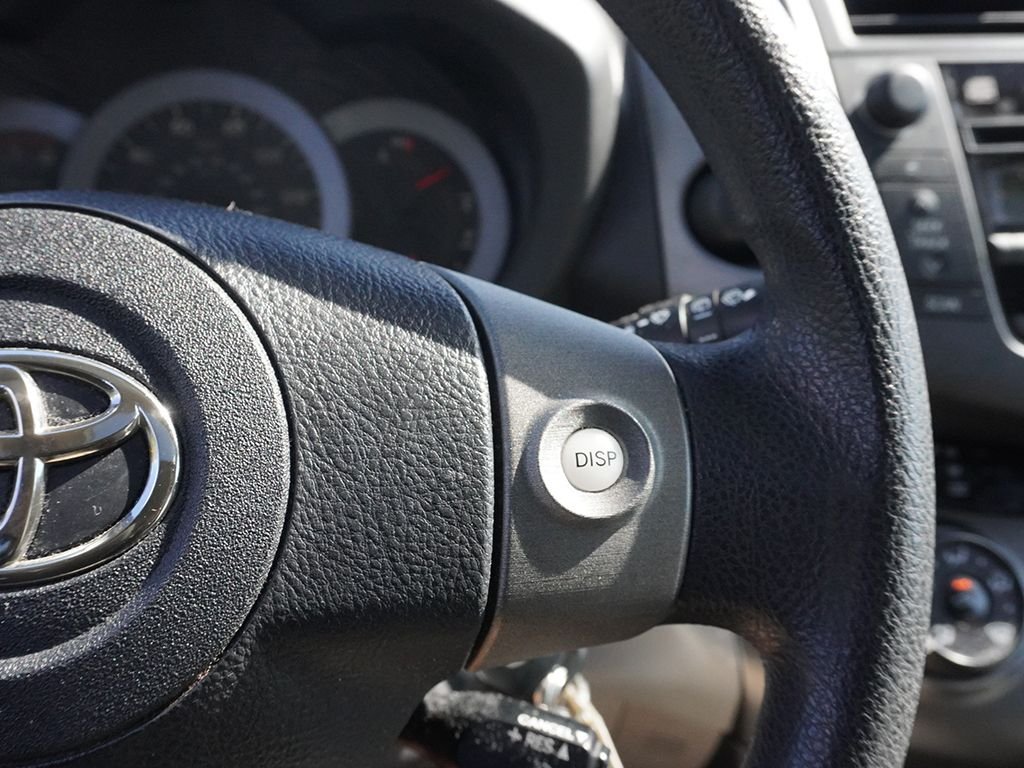 Used 2011 Silver Toyota Base image 37