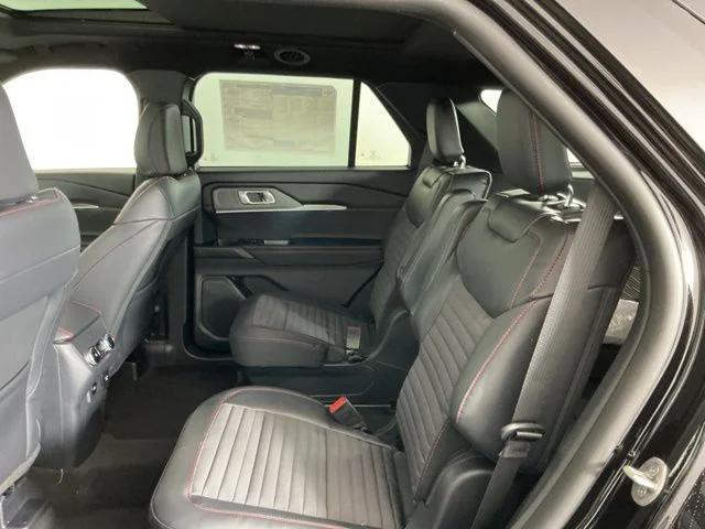 New 2026 Agate Black Metallic Ford ST-Line image 31