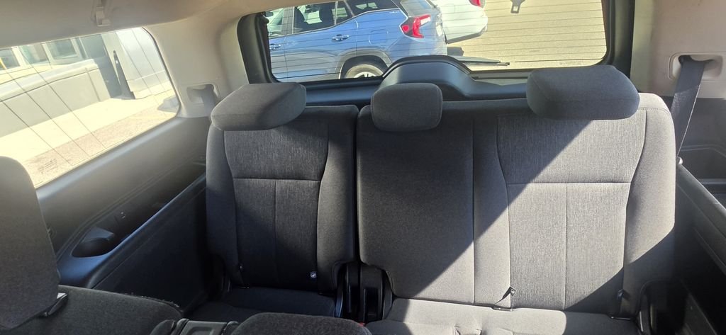Used 2024 Gray Metallic Ford XLT image 32