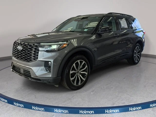 Used 2025 Gray Ford ST-Line image 1