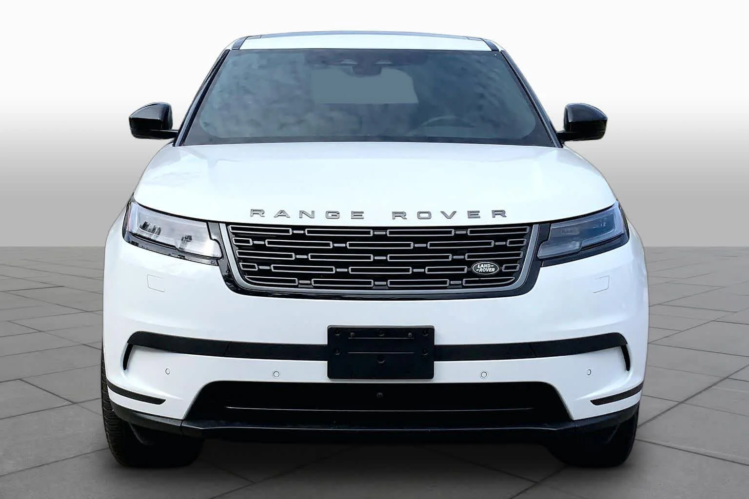 Used 2026 Fuji White Land Rover S image 4