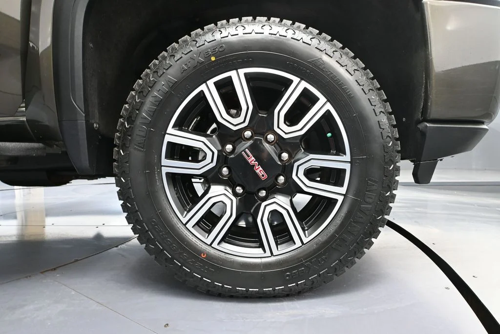 Used 2022 Green GMC AT4 image 18