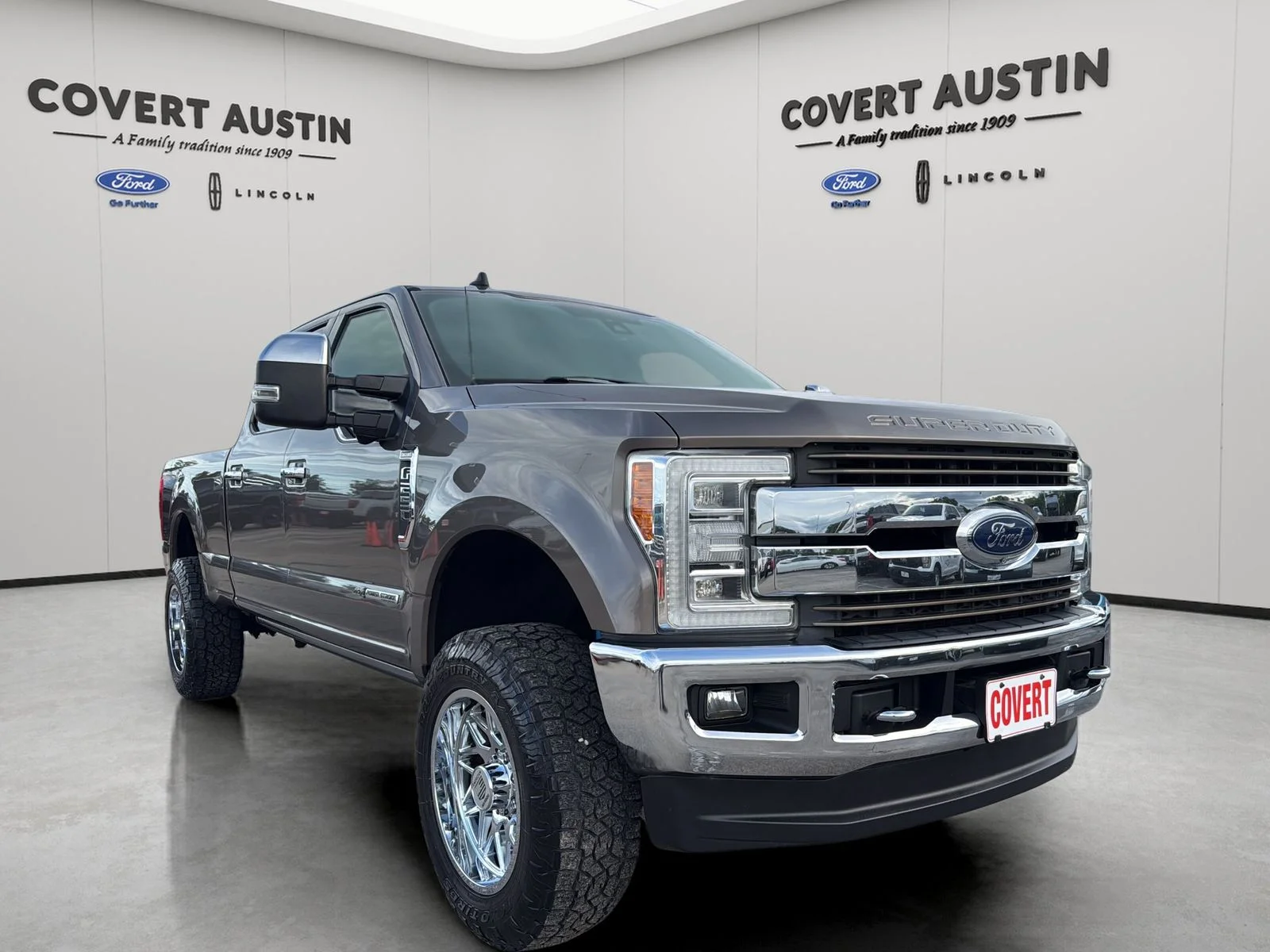 Used 2019 Gray Ford King Ranch image 7