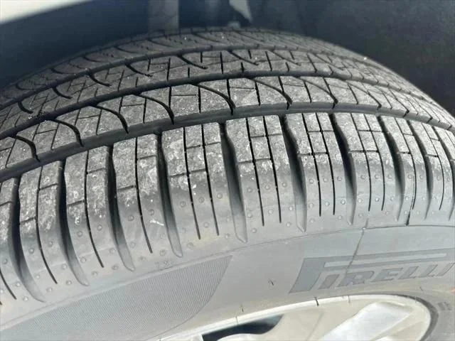 2026 Chrysler Pacifica Select - Photo 11