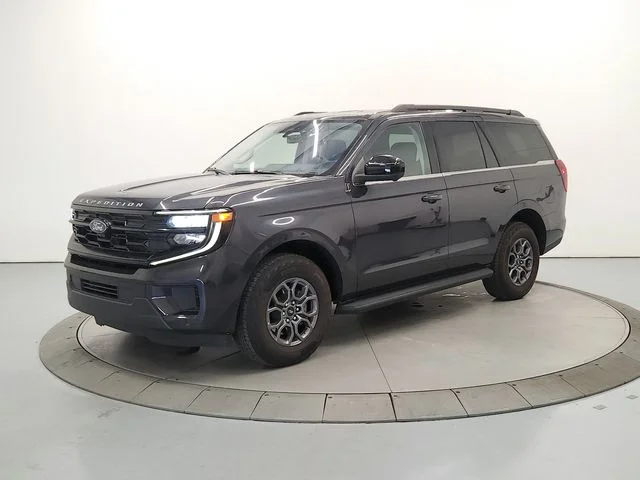 Used 2025 Gray Ford Active image 4
