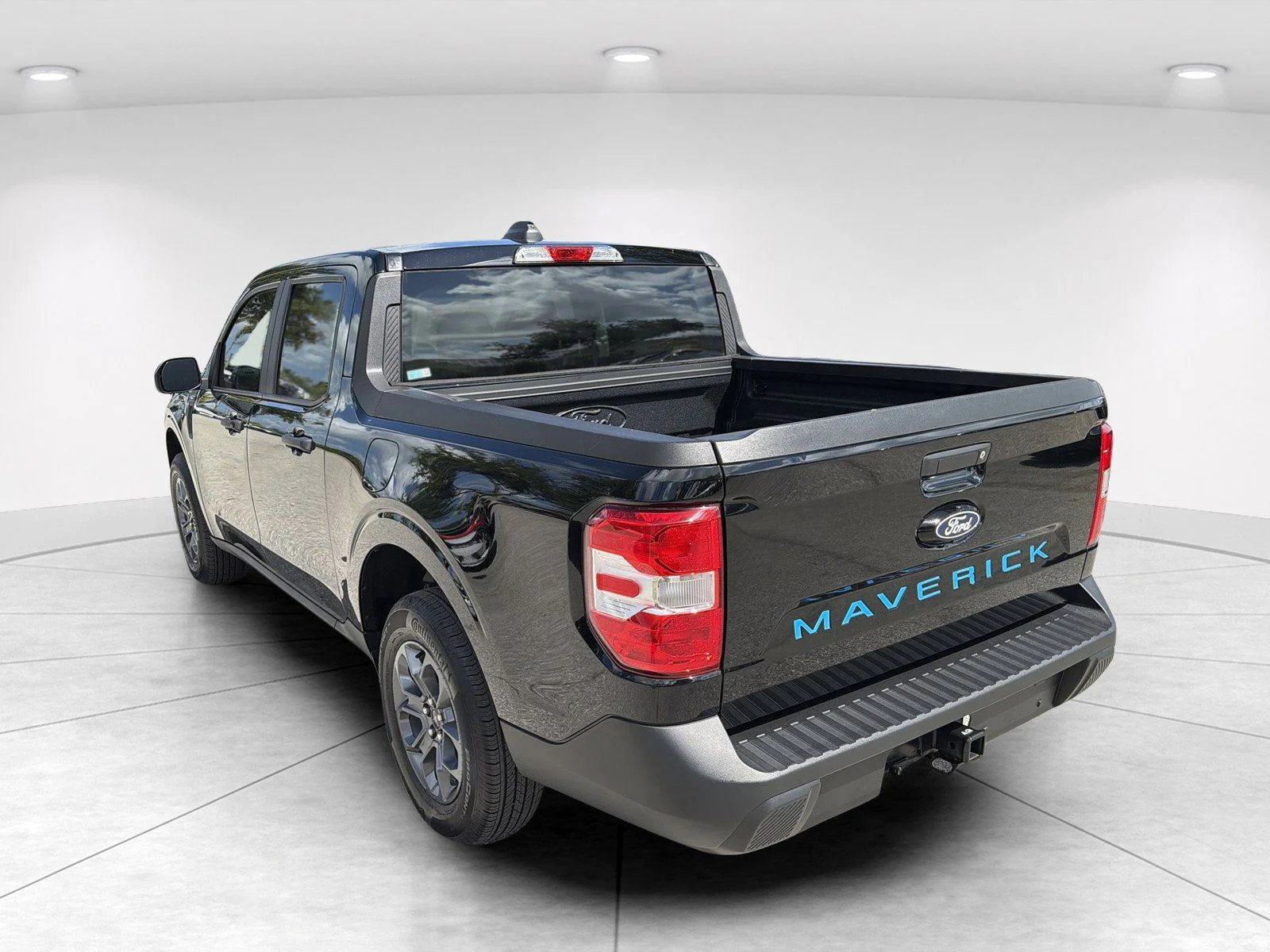 Used 2025 Black Ford XLT image 7