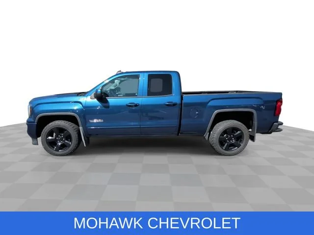 Used 2017 Blue GMC SLE image 5