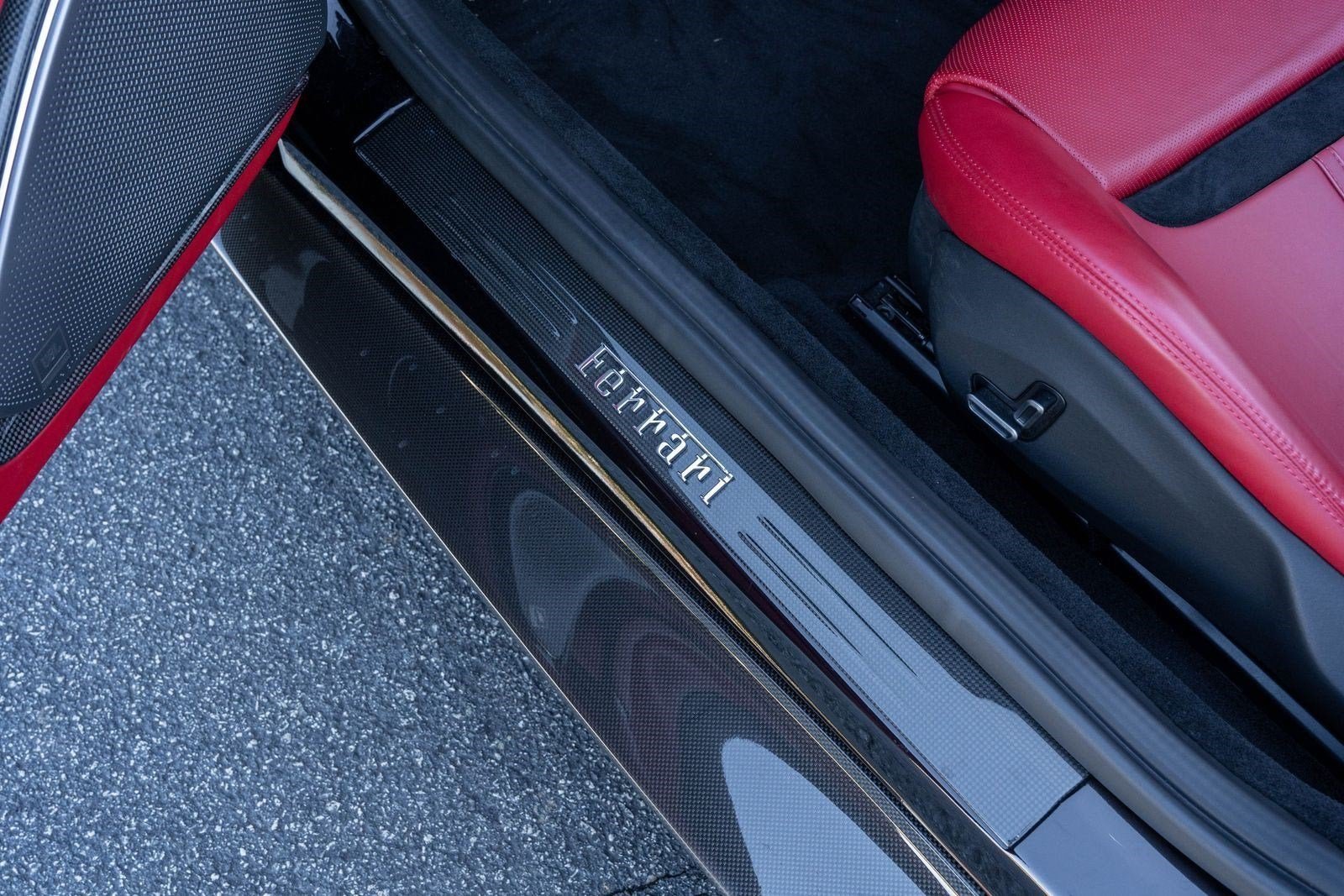 Certified Used 2024 Nero Purosangue Ferrari  image 31