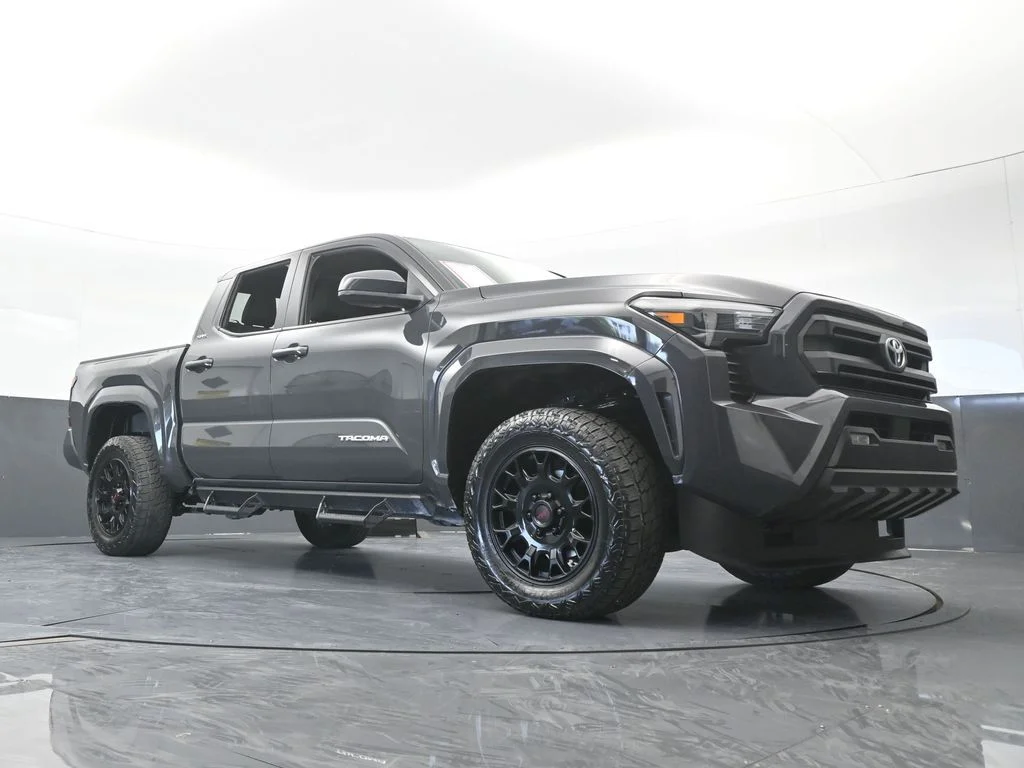 Used 2025 Underground Toyota SR5 image 68