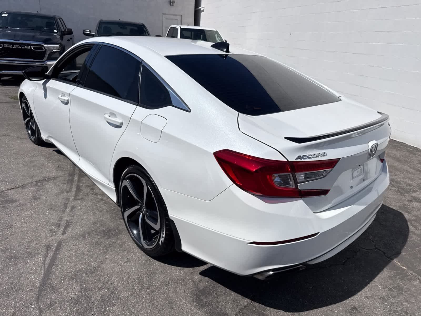 Used 2022 Platinum White Pearl Honda Sport image 21