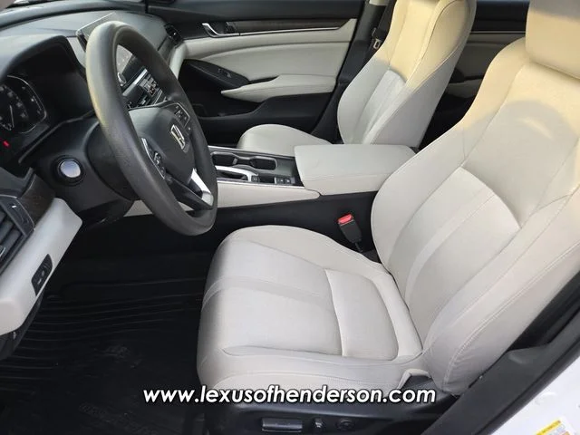 Used 2018 White Honda EX image 10