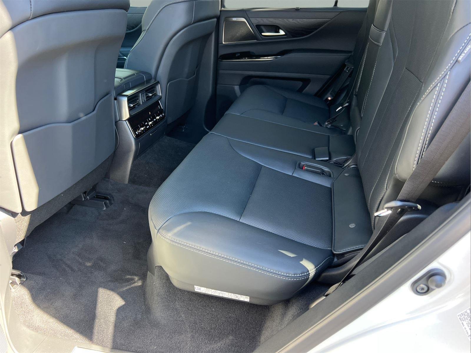 2026 Lexus LX 700h Luxury - Photo 15