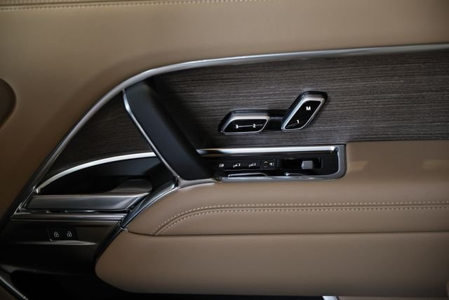 New 2026 Fuji White Land Rover SE 7 Seats image 38
