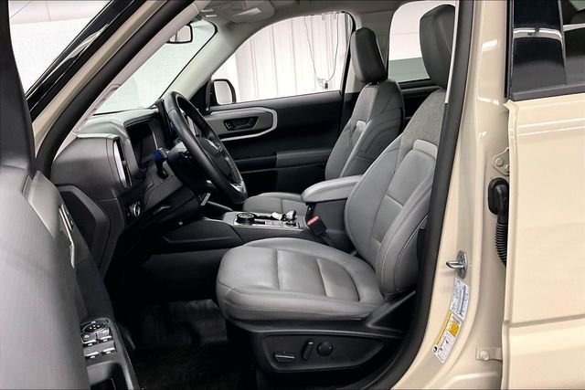 Used 2025 Desert Sand Ford Badlands image 25