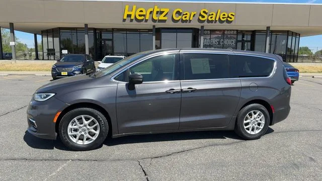 Used 2023 Gray Chrysler Touring L image 5