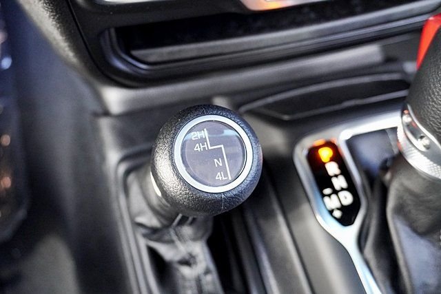 New 2026 Bright White Clear-Coat Exterior Paint Jeep Sport image 33