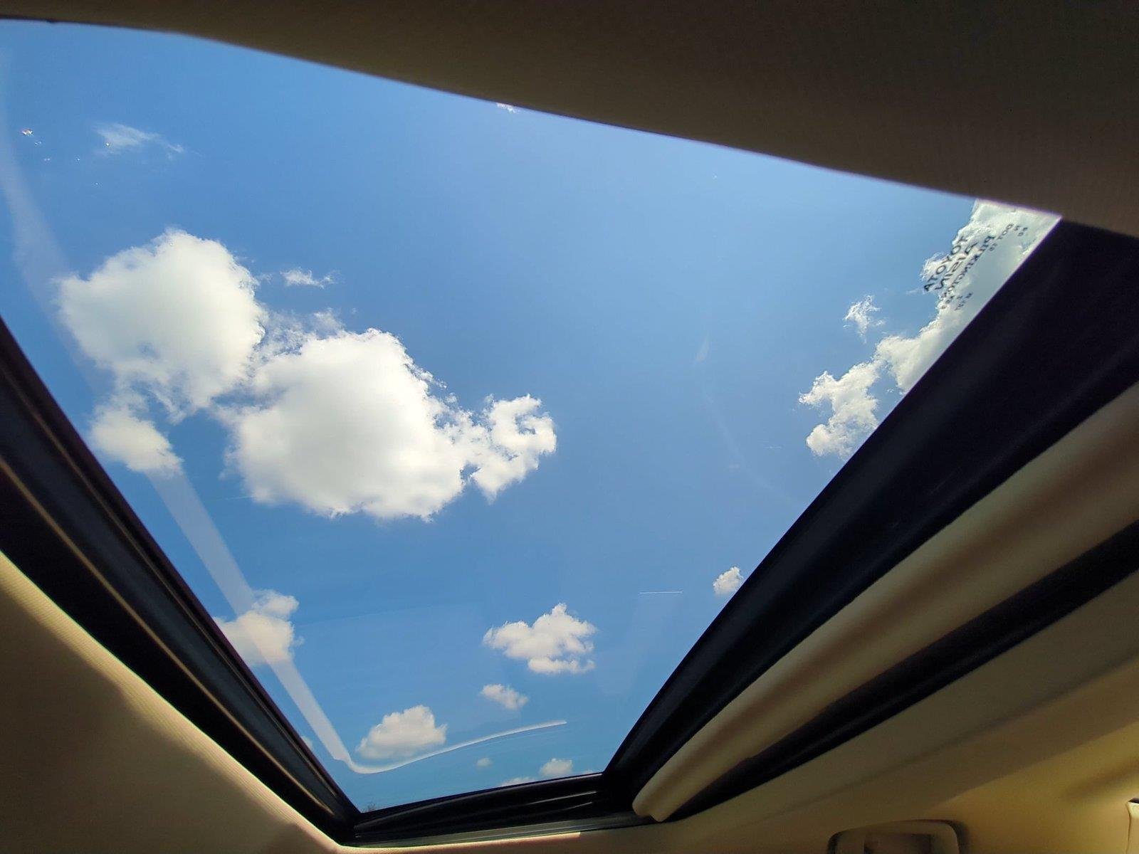 Used 2013  Toyota XLE Touring image 30