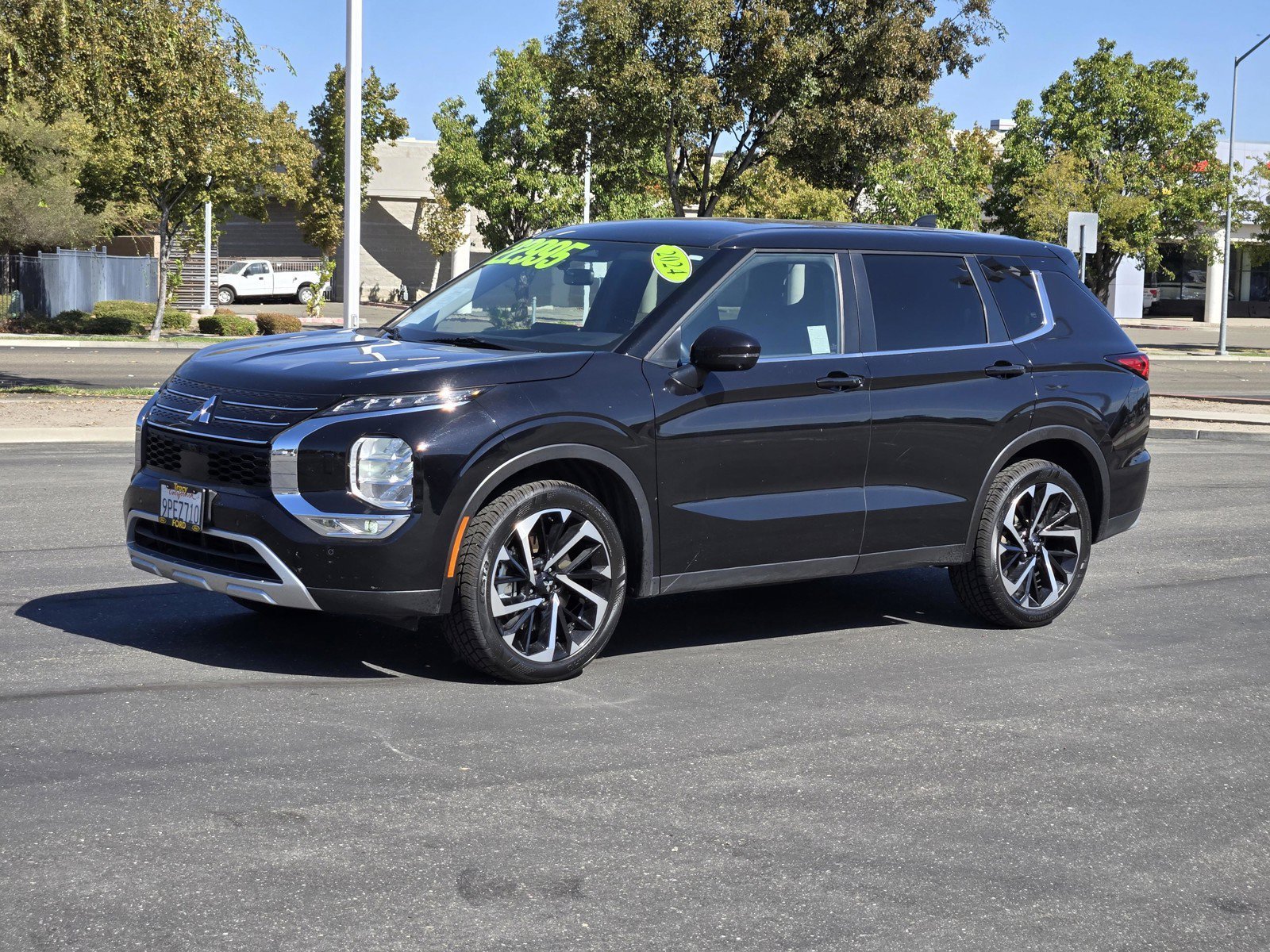 Used 2024 Black Mitsubishi  image 6
