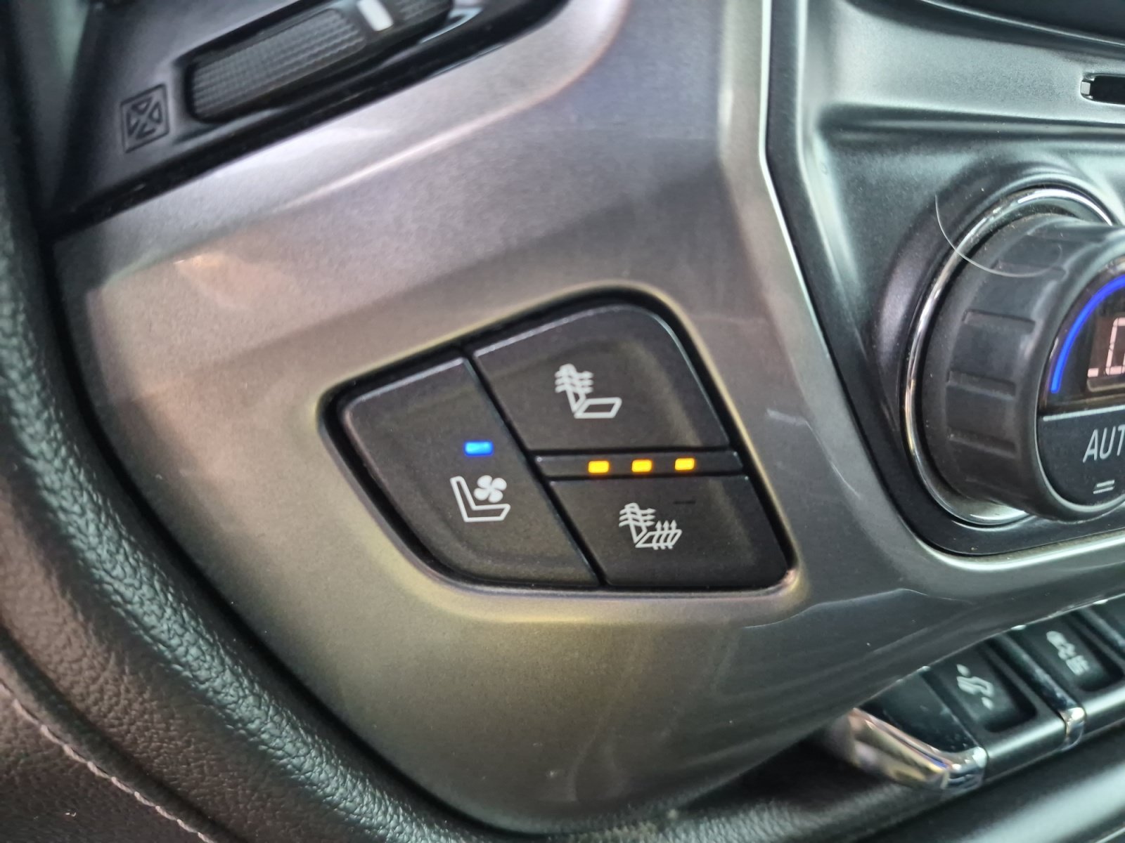 Used 2019 BLACK Chevrolet LTZ image 24