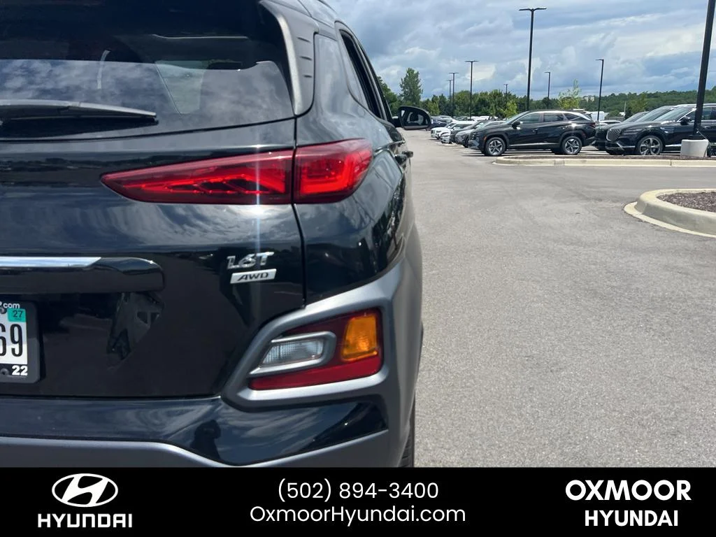Used 2021 Ultra Black Hyundai Limited image 17