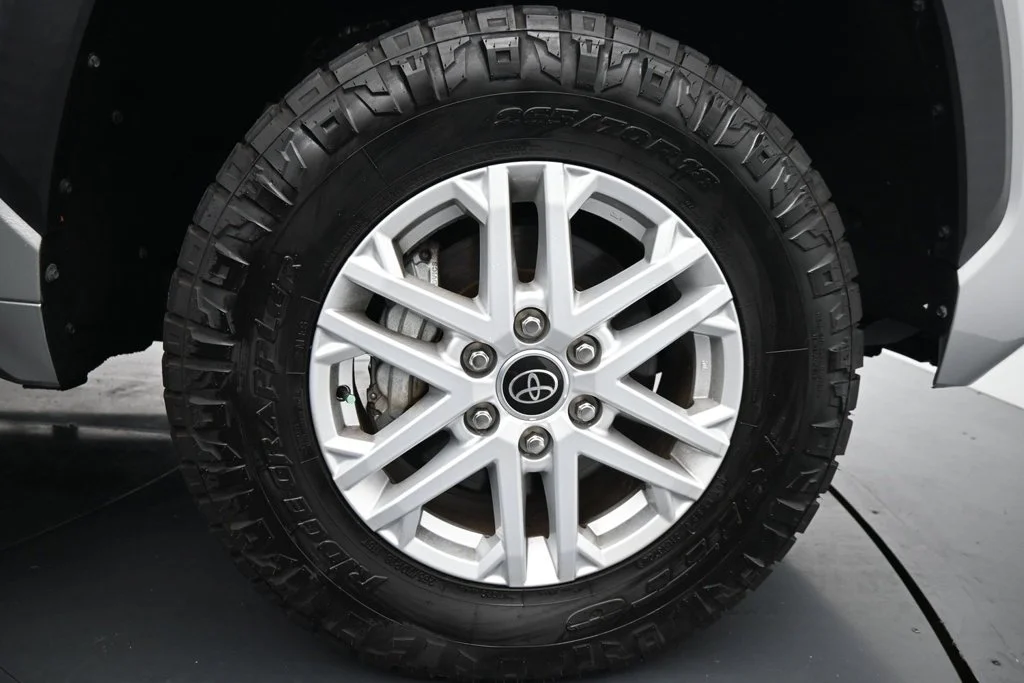Used 2022 Silver Toyota SR5 image 10