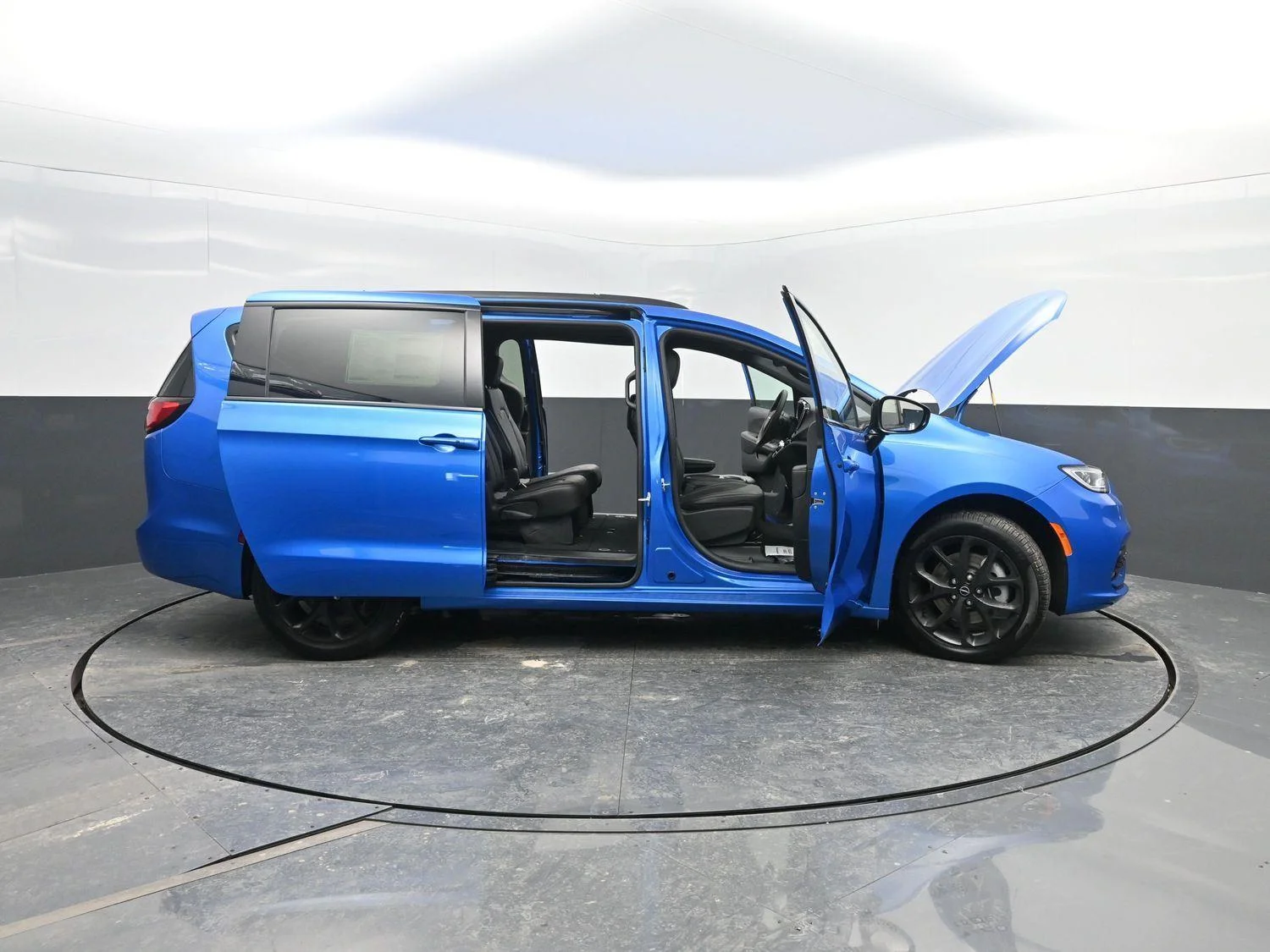 New 2026 Hydro Blue Pearl-Coat Exterior Paint Chrysler Select image 49