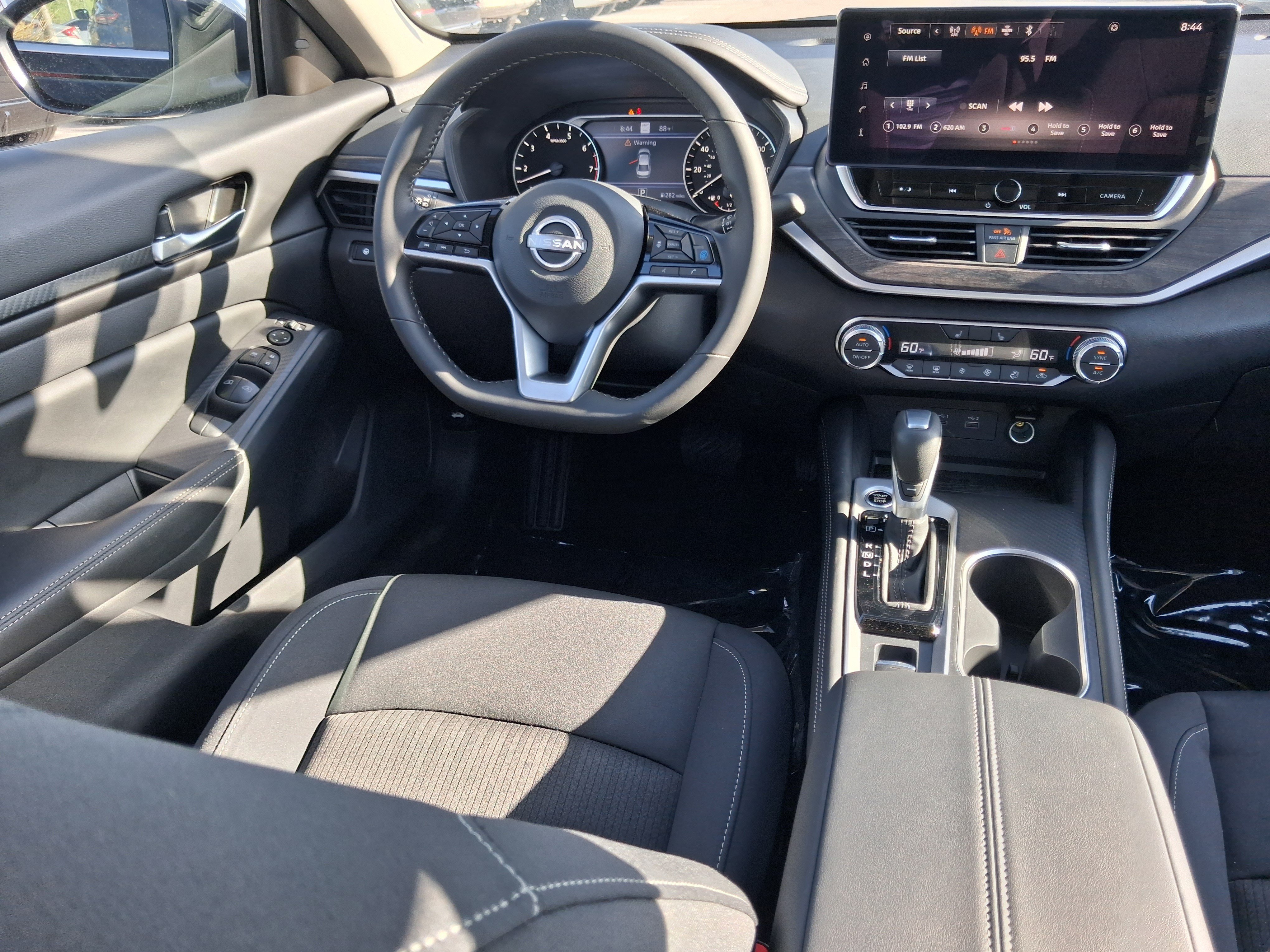 2025 Nissan Altima SV - Photo 10