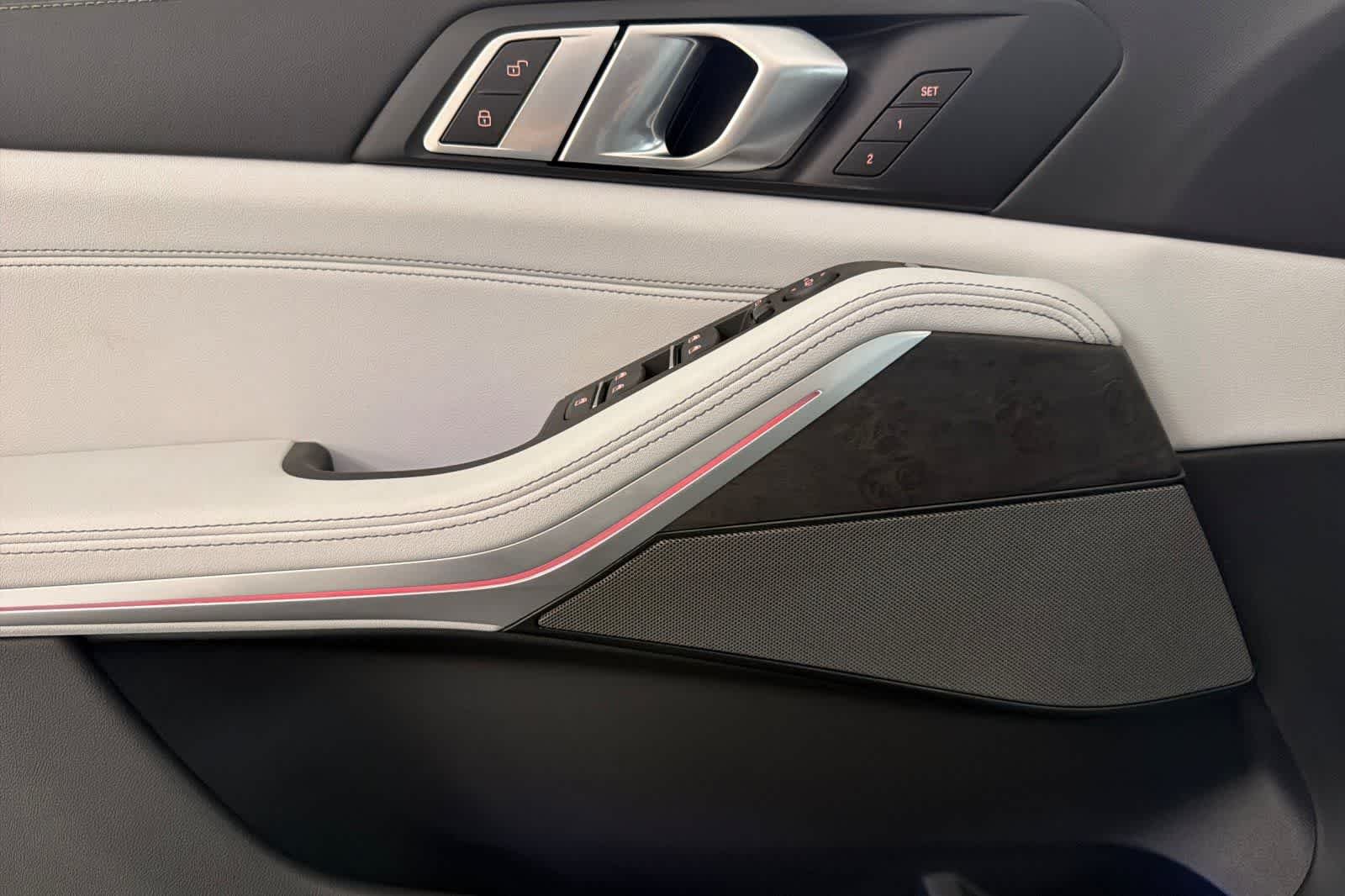 New 2026 Alpine White BMW xDrive40i image 12