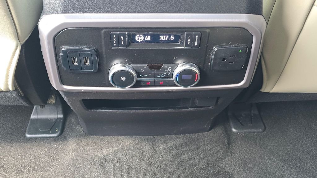 Used 2019 Black Metallic Ford Platinum image 18