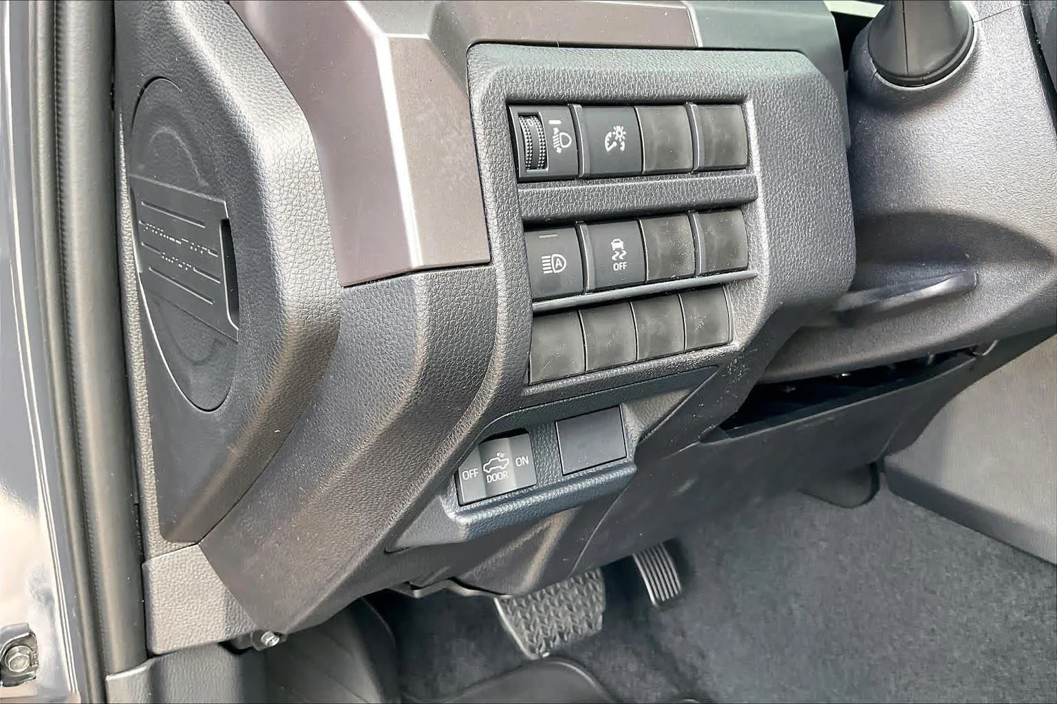2026 Toyota Tacoma SR5 - Photo 17