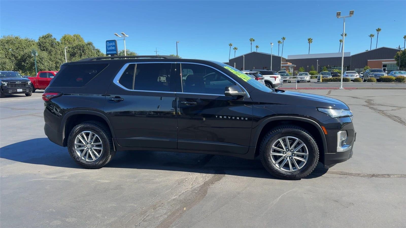 2023 Chevrolet Traverse 1LT - Photo 4
