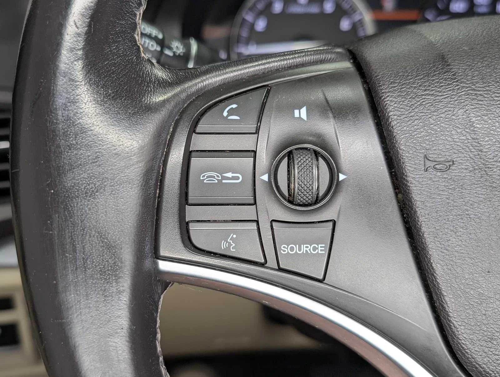 Used 2017 White Diamond Pearl Acura w/Technology Pkg image 35