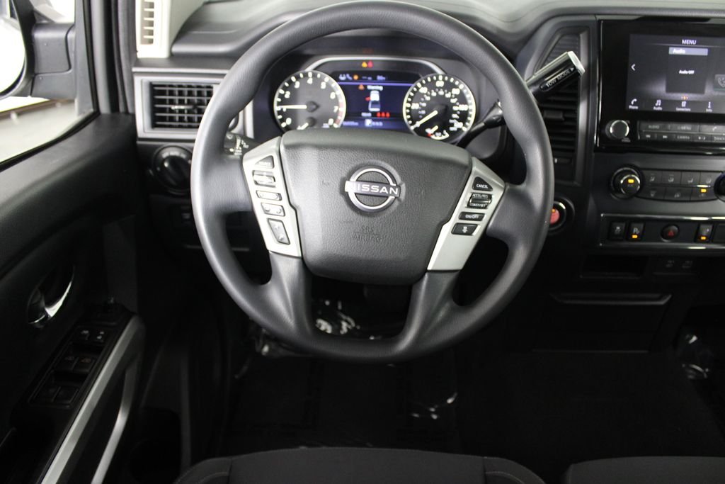 2023 Nissan Titan SV - Photo 6