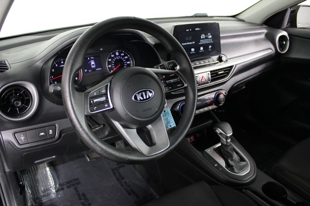 Used 2019 Black Kia FE image 16