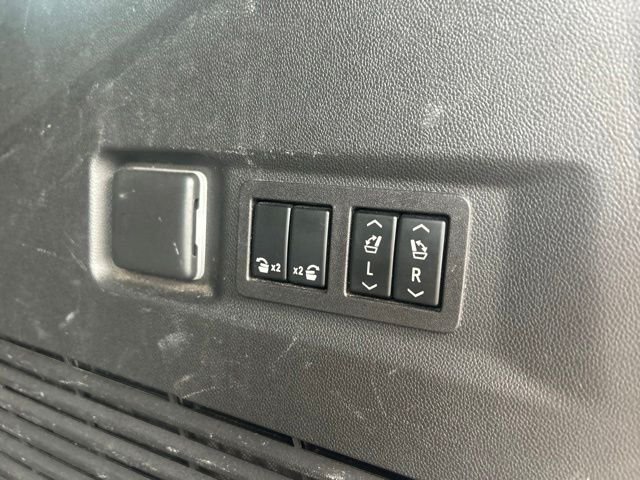 Used 2023 Gray Chevrolet Z71 image 24