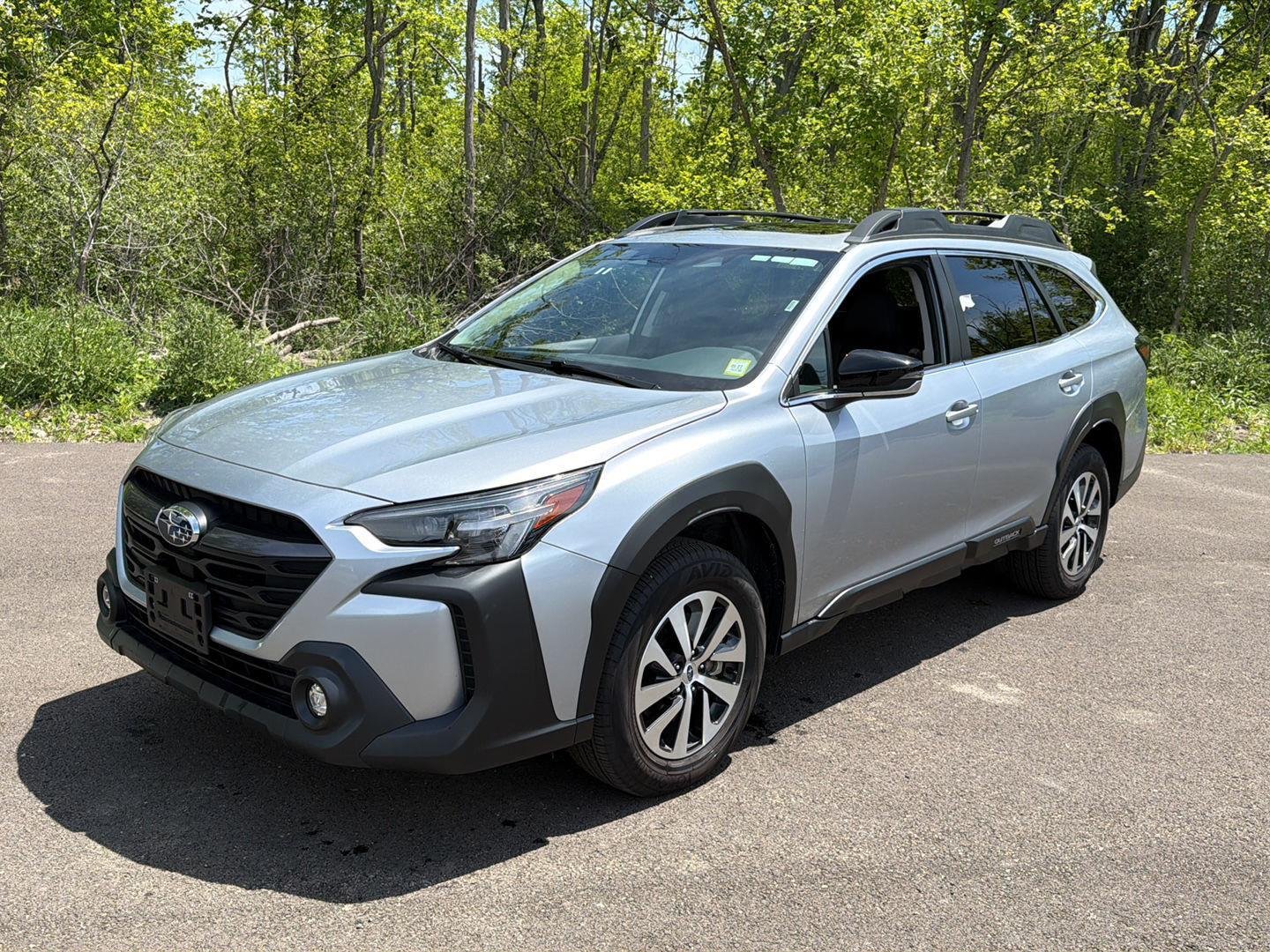 Used 2025 Ice Silver Metallic Subaru Premium image 4
