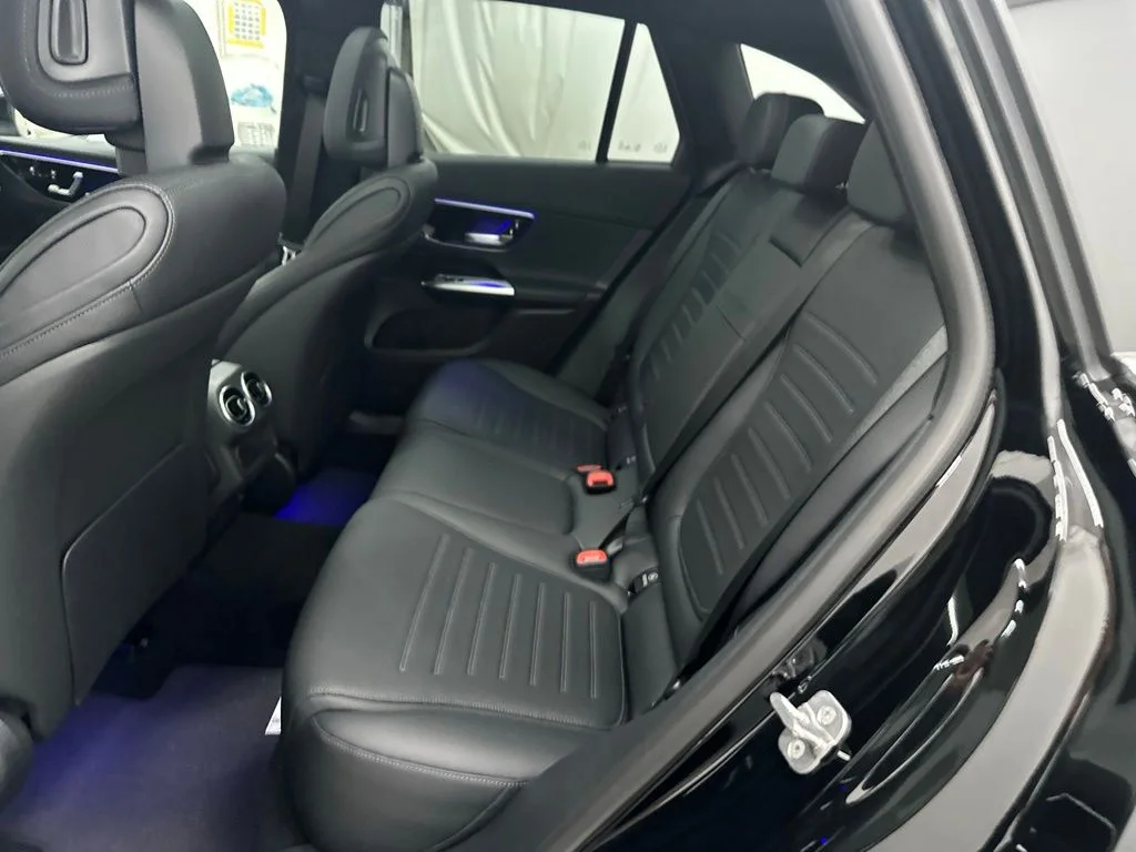 New 2026 Black Mercedes-Benz GLC 300 image 22