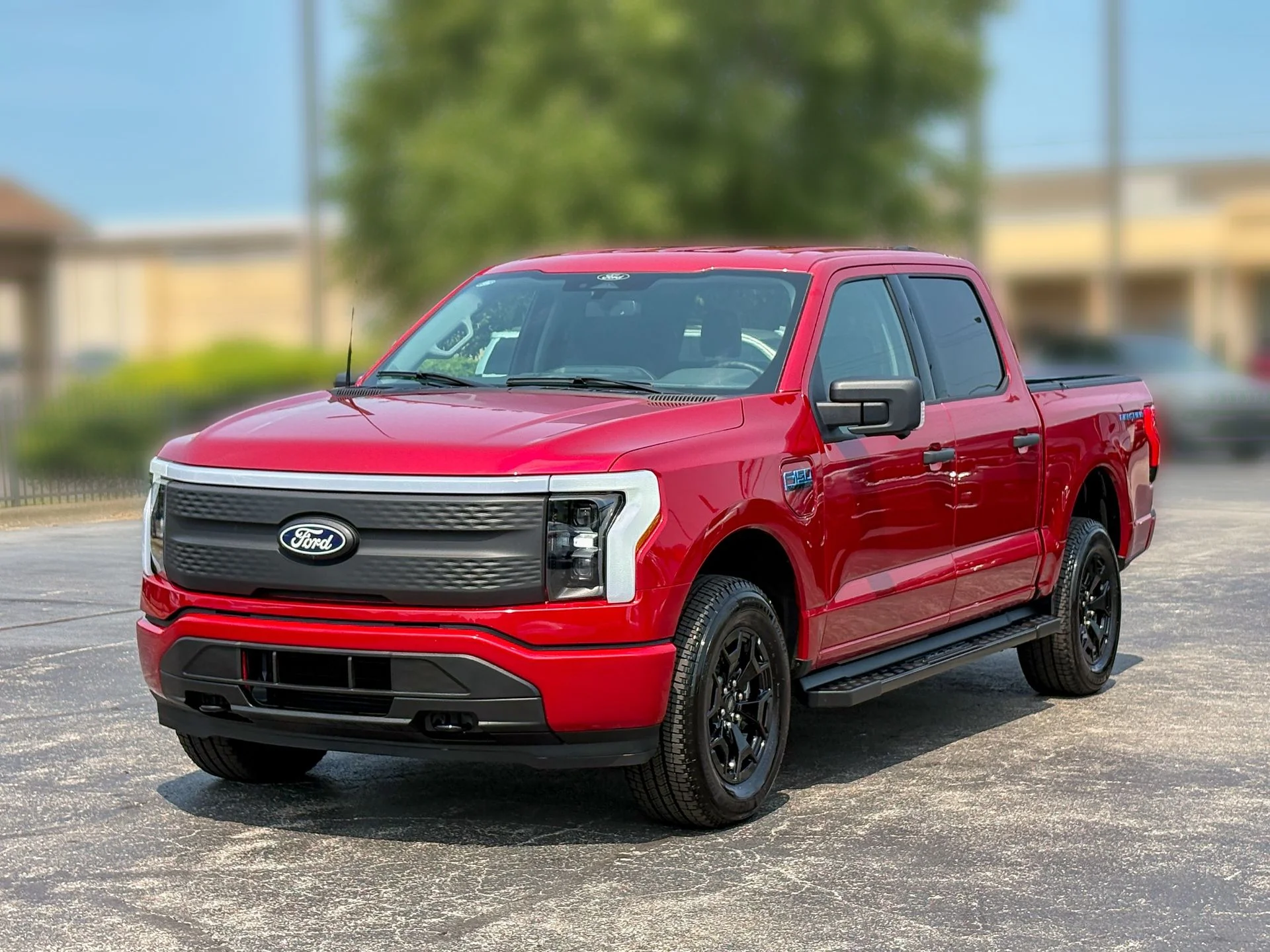 Used 2025 Red Ford XLT image 5