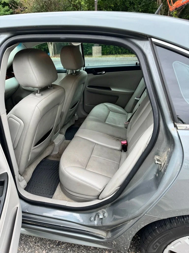Used 2009 Silver Chevrolet LT image 10