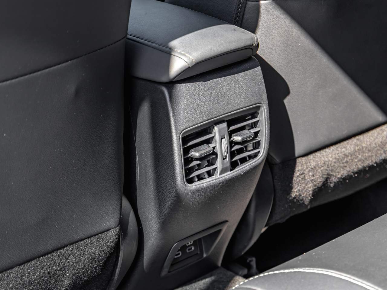 Used 2023 Wind Chill Pearl Toyota XLE image 20