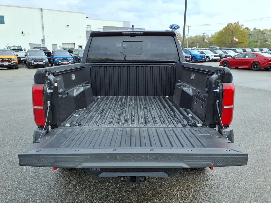 2026 Toyota Tacoma TRD Pro - Photo 7