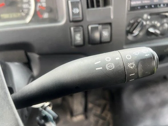 Used 2023 White Isuzu  image 20