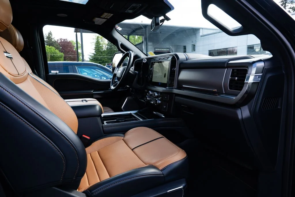Used 2024  Ford Platinum image 27