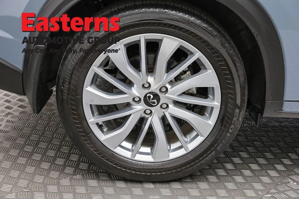 Used 2023 Gray INFINITI LUXE image 32