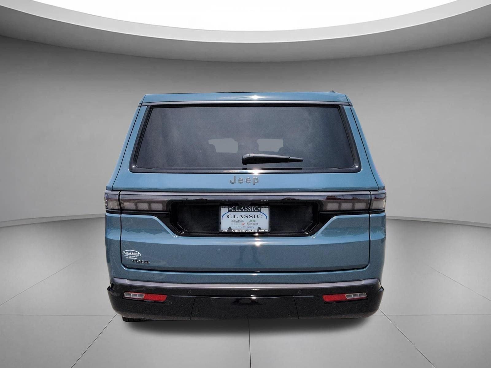 New 2026 Steel Blue Exterior Paint Jeep Limited Reserve image 4