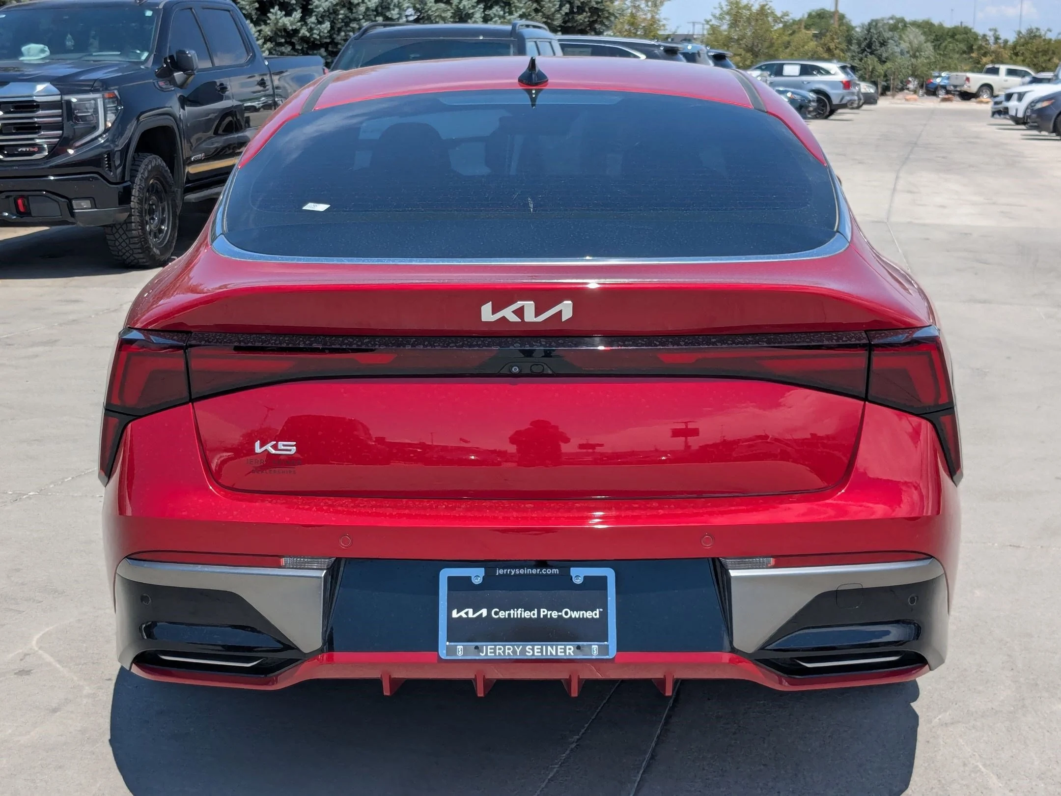 Used 2025 Runway Red Kia LXS image 4