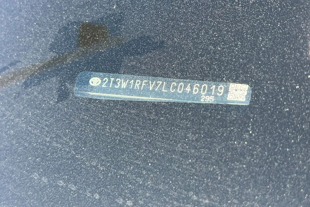 Used 2020  Toyota XLE image 10