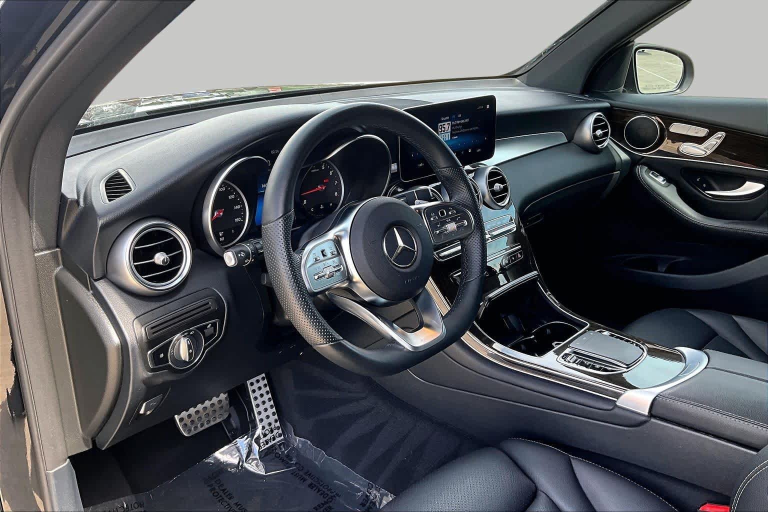 Used 2022 Black Mercedes-Benz GLC 300 image 16