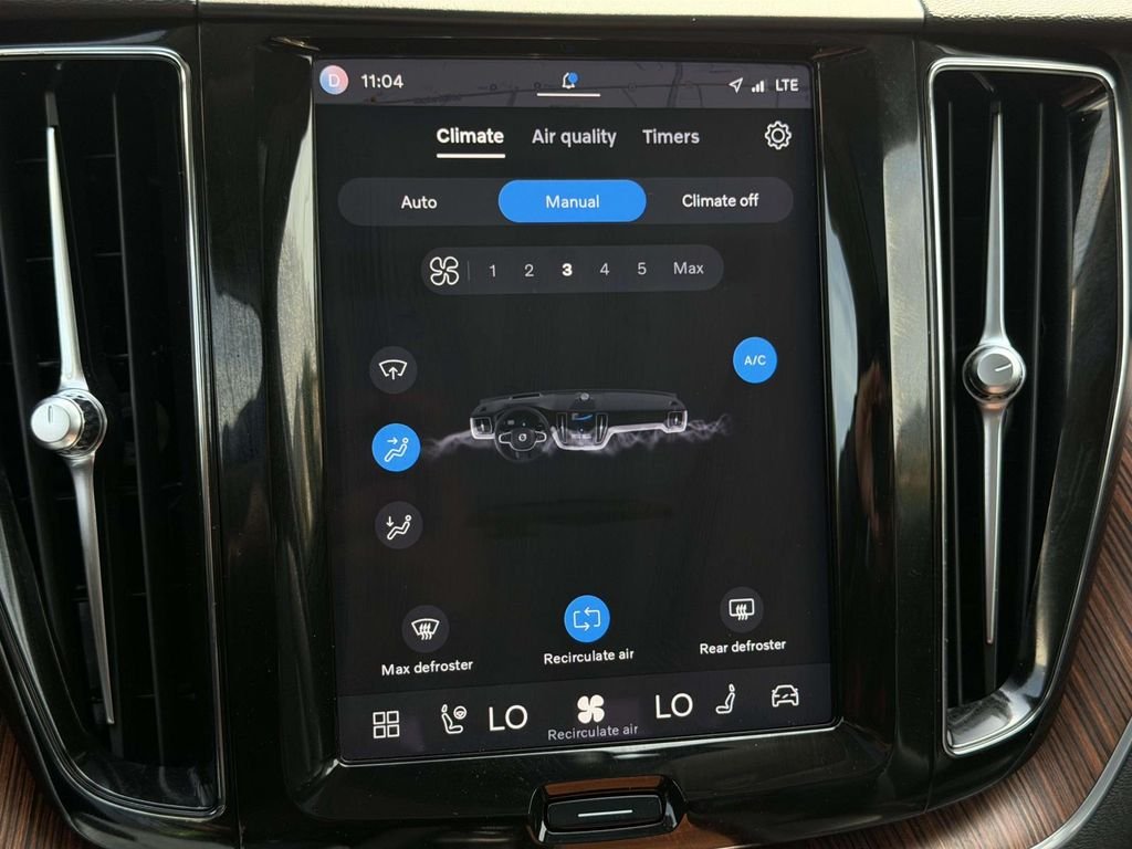 Used 2024 Black Volvo T8 Plus Dark Theme image 5